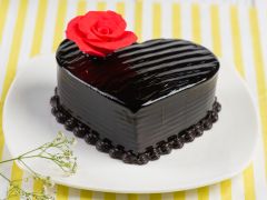 Mini-Heart-Shape-Cake(Brown)-200 Gms